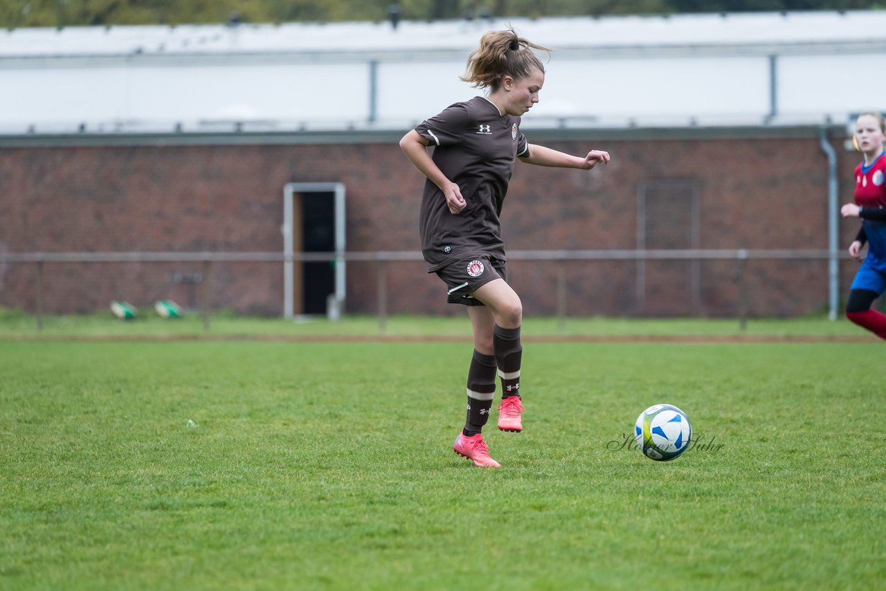 Bild 91 - wCJ VfL Pinneberg3 - St.Pauli : Ergebnis: 2:1